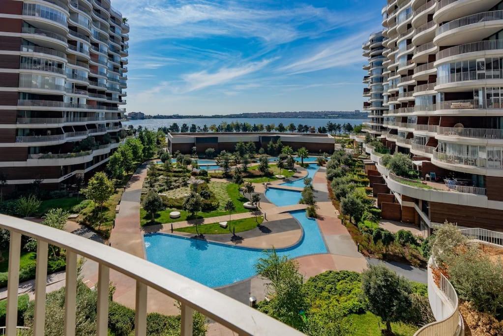 Golden Stones House Sea And Lake View Istanbul Exteriör bild