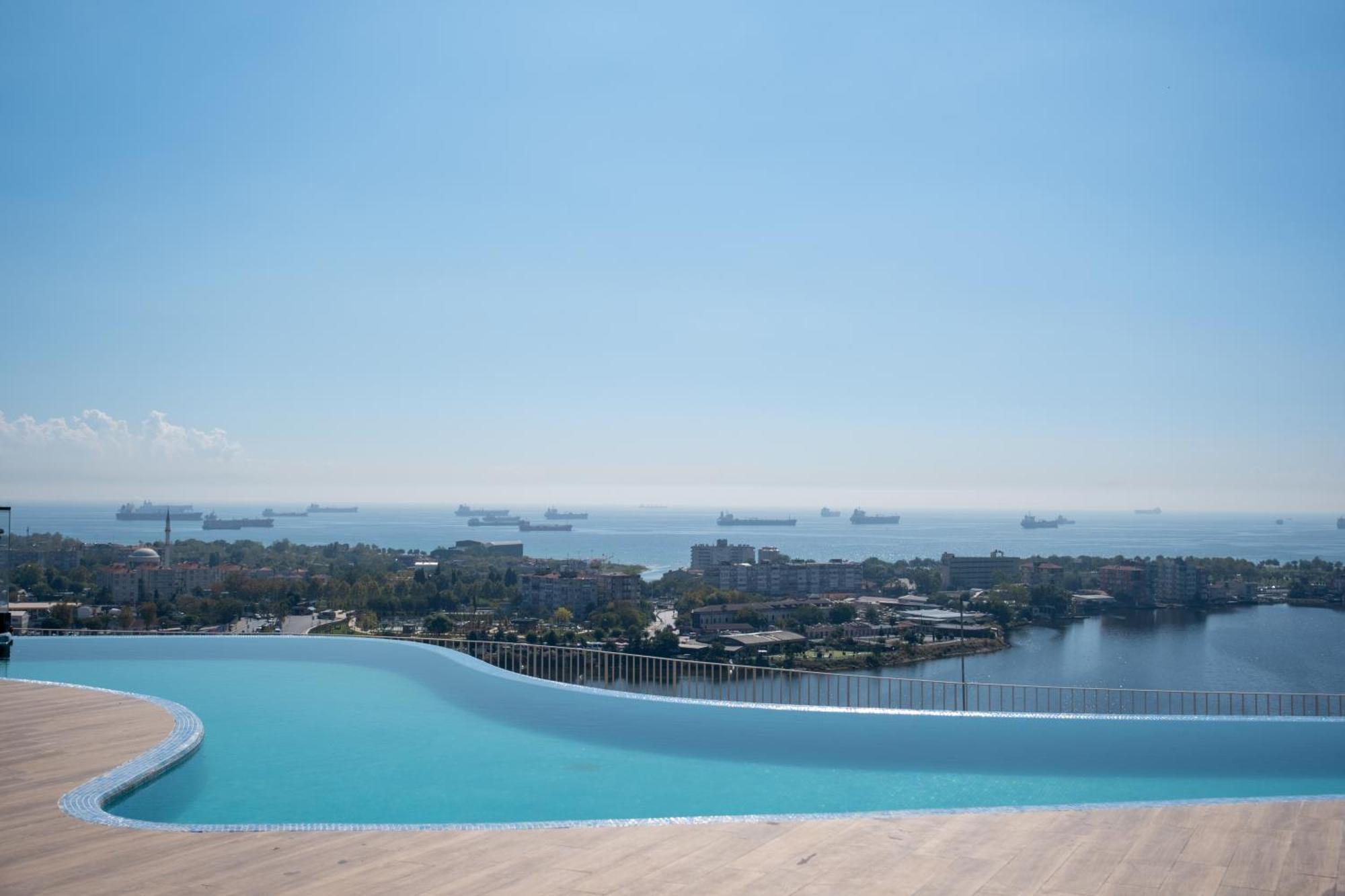 Golden Stones House Sea And Lake View Istanbul Exteriör bild