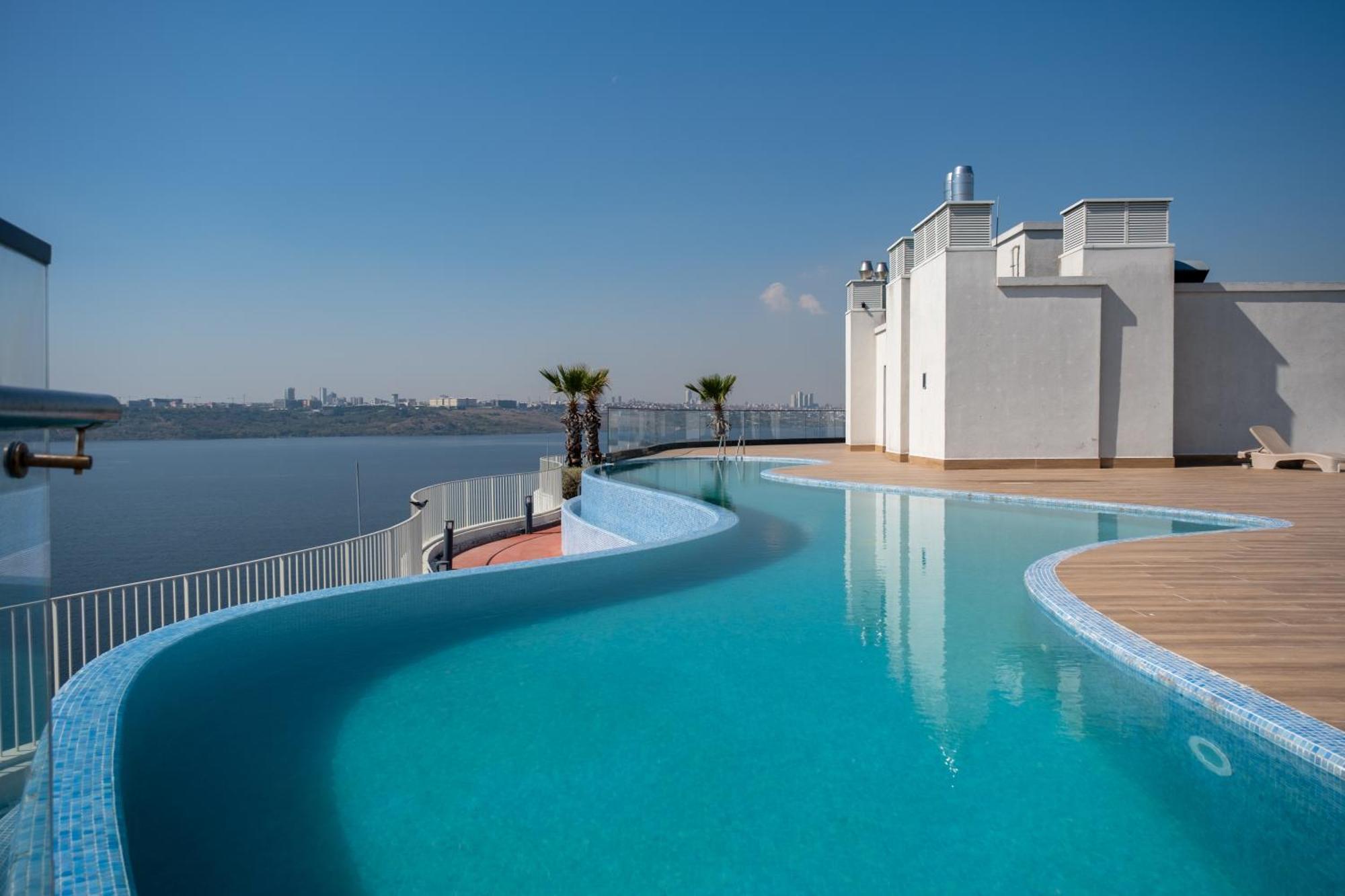 Golden Stones House Sea And Lake View Istanbul Exteriör bild